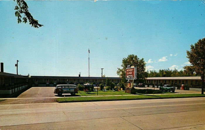 Memory Lane Motel - Old Postcard Photo (newer photo)